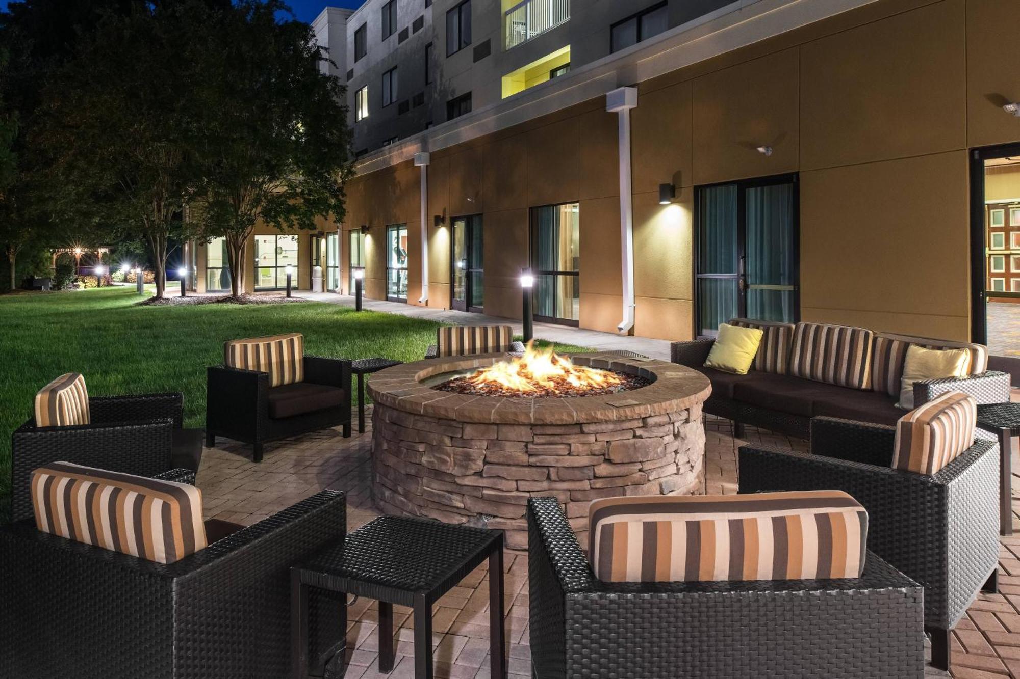 Hotel Courtyard By Marriott Charlotte Gastonia Esterno foto